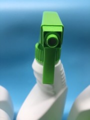 22 oz Spray Bottles and Spray Nozzles, Easy Grip ( Lot of 10 )