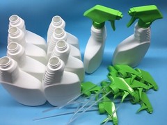22 oz Spray Bottles and Spray Nozzles, Easy Grip ( Lot of 10 )